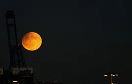 Большая оранжевая Луна