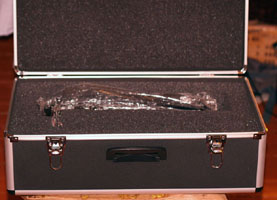 Благодаря плотному обжиму поролона тряска оптики при переноске исключена.